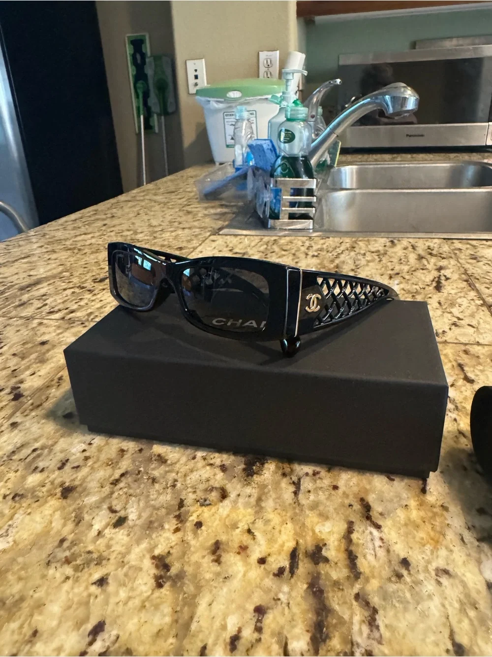 New CHANEL 2026 CH5566 summer collection Black Sunglasses
